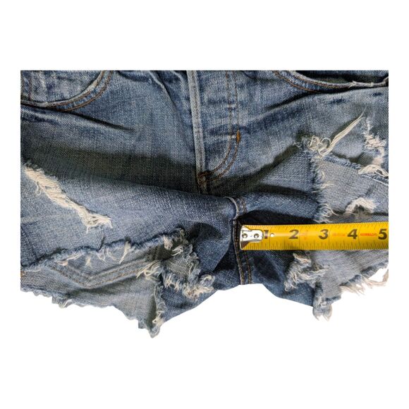 Guess Distressed Cutoff Denim Jean Shorts 24 (Actual 25) Raw Hem Y2K Button Fly - Picture 6 of 11